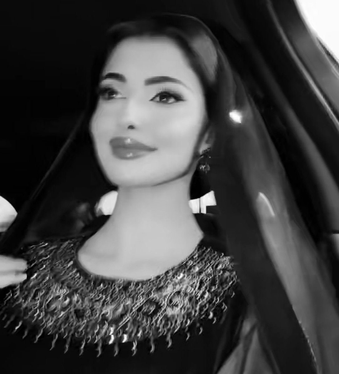 منيرة . tweet media