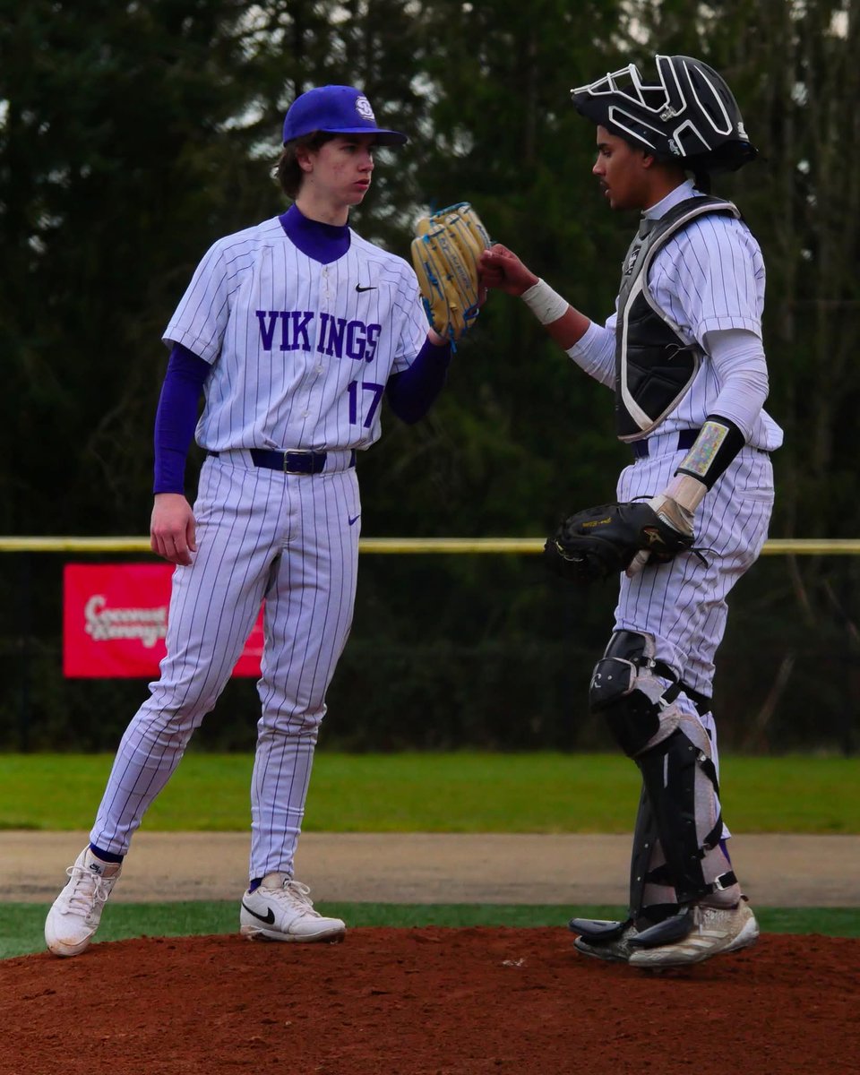 EvanRyan3509's tweet photo. 2028 | C/1B/UTIL | Uncommitted

@LSHSVikingsBSB

Sophomore Video | 🎥 https://t.co/2U0kDzQ8nF

Currently sidelined with an injury suffered April 20. Grateful for this group and working to get healthy and back on the field. https://t.co/wmcZDT42TO
