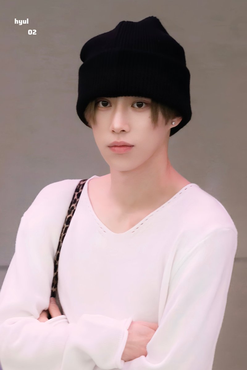 유니 tweet media