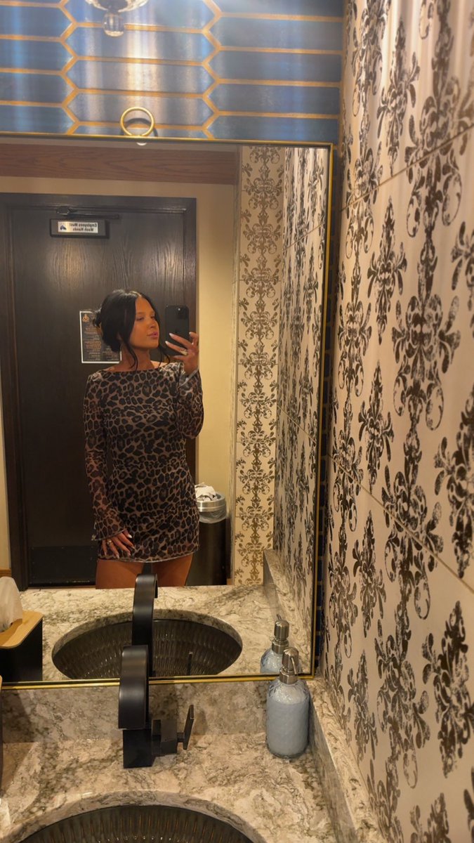 TaylorRaven23's tweet photo. soon to be Mrs Collins 🦋🤭 https://t.co/5lLKgkiHla