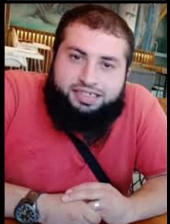 nurdoganjourno_'s tweet photo. Polislerin sedyeyle cezaevine götürdüğü; tansiyon, kalp ve kemik erimesi hastalıkları olan 76 yaşındaki Hatice Yıldız hala tutuklu.

4 yaşındaki kızını istismara maruz bıraktığına dair rapor hazırlanan, buna rağmen dosyası kapatılan Ayhan Şengüler ise serbest.

Adaletiniz batsın. https://t.co/XrQfDDMExQ