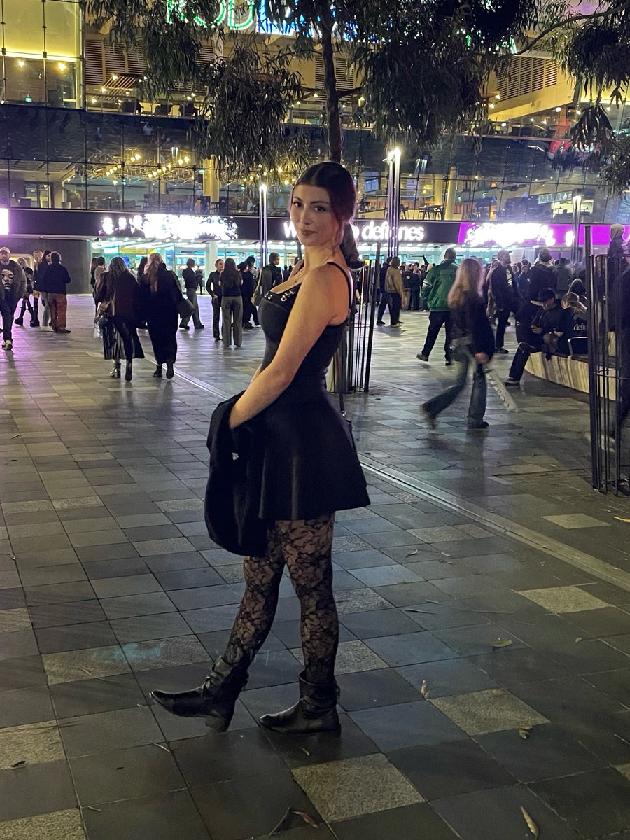 PrayToZelda's tweet photo. Seeing Deftones in Melbourne last night was amazing!! https://t.co/qH5tgwNMoj