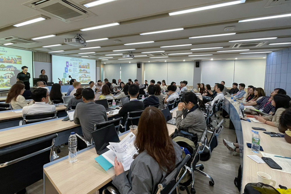 GLOBIS_IMBA's tweet photo. Our students returned to Thailand’s dynamic landscape for the annual Chulalongkorn Business School (CBS) Visit Program, held from April 28th to 30th.

Led by GLOBIS lecturer Jake Pratley, this year’s diverse group of 41 participants was joined by 24 local CBS students! https://t.co/flXLY69YT5