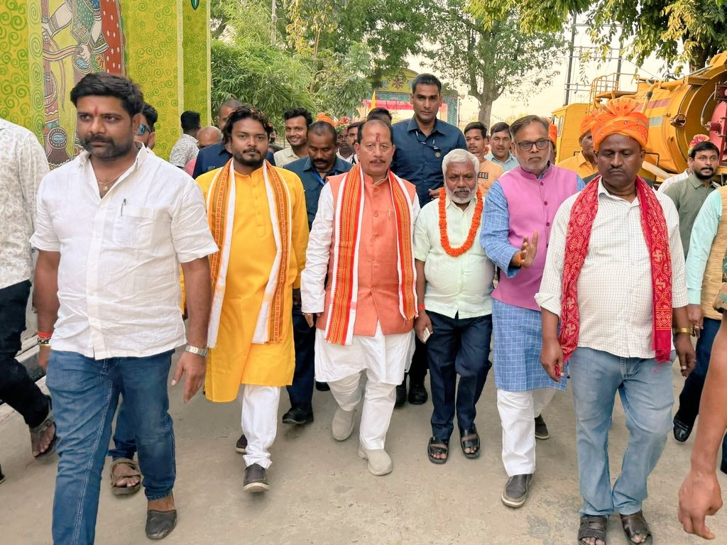 VikashKumarSR's tweet photo. नगर भवन लखीसराय में आयोजित #दानवीर_भामाशाह जयंती सह सम्मान समारोह में बिहार सरकार के कृषि मंत्री सह स्थानीय विधायक माननीय श्री @VijayKrSinhaBih जी का गरिमामय उपस्थिति रही।

@LakhisaraiCOC @Lakhisaray @Lakhisarai @LakhisaraiL @info_lakhisarai @districtnewslkr https://t.co/nvzkogaHhn