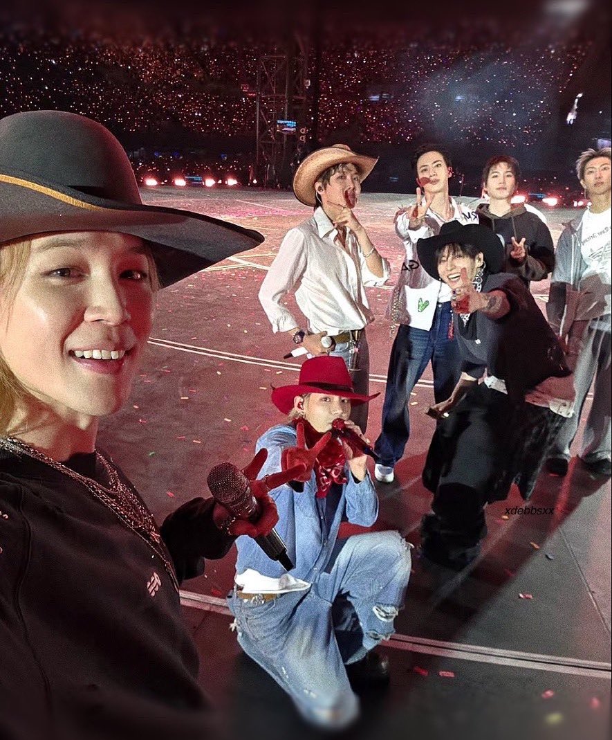 streambtsmexico's tweet photo. Ellos prometieron volver… y volver a un lugar más grande, por qué saben del ARMY que estuvo a fuera del estadio acompañándolos. 

Tuvimos AIRPLANE PT.2 y SPRING DAY,  tuvimos tres noches llenas de emociones, cantos y una energía imposible de explicar. Se notó cuánto conectaron con México y se dieron cuenta de todo el amor que reciben aquí. 

ARMY México, gracias por hacer de estas tres noches algo inolvidable para ellos. México los abrazo con el alma. 

Gracias BTS por regalarnos recuerdos que se quedarán siempre  con nosotros. Gracias por compartir su tiempo, su música y su amor, gracias por cada palabra y cada momento que nos regalaron. México los ama profundamente y siempre los espera con los brazos abiertos, por que esto no es un adiós, es un hasta luego. 

GRACIAS BTS 
#MexicoLovesBTS