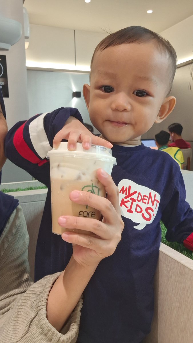 microwifey's tweet photo. Selamat 16 bulan anak ganteng
Cepet bisa manggil aku Ibun ya ! 
Wkwkwk
Sehat sehat cintakuu 
Luv uuu https://t.co/ROi7pnHSkj