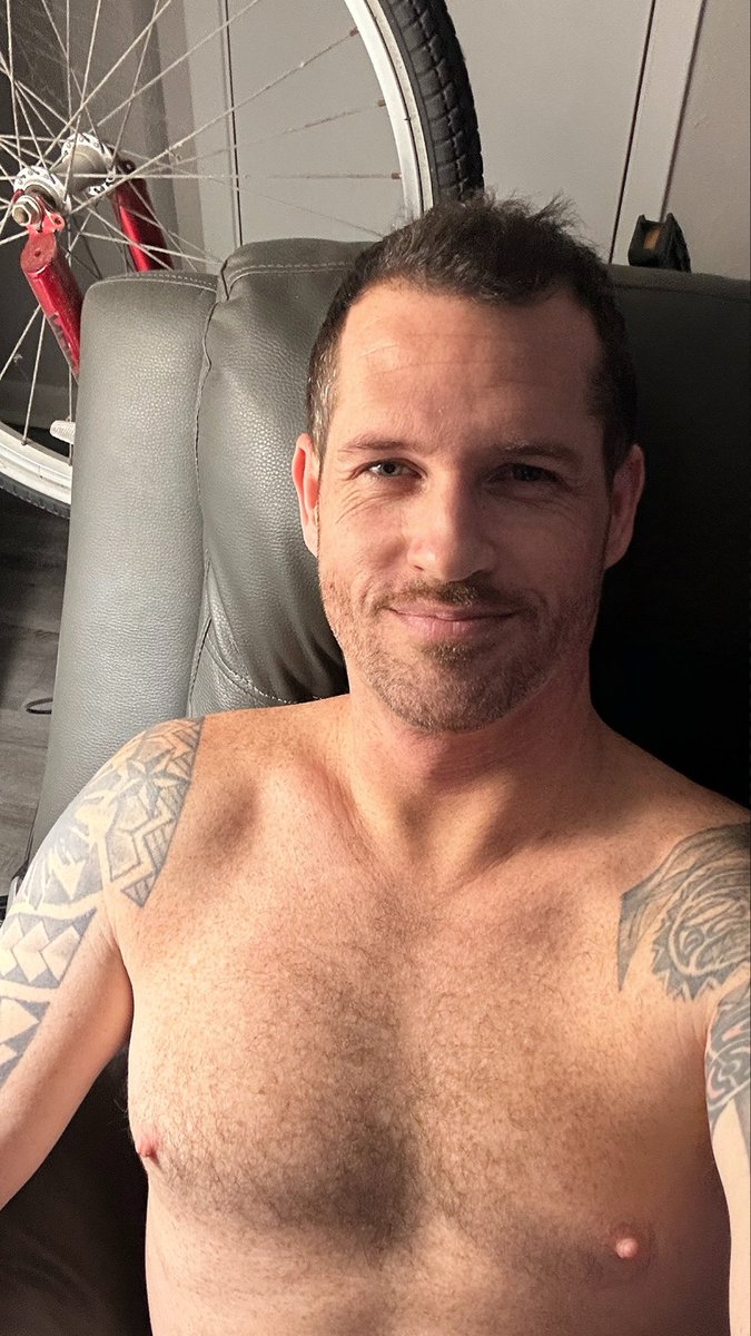 Just another Chris 𝕏 tweet media