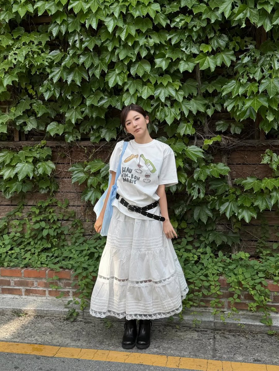 260511 seulstagram update

"Long skirt because the weather is good 🌱💚

@.marieclaire.korea"

instagram.com/p/DYL22dGEagC/
#레드벨벳 #RedVelvet #슬기 <a href="/RVsmtown/">Red Velvet</a>