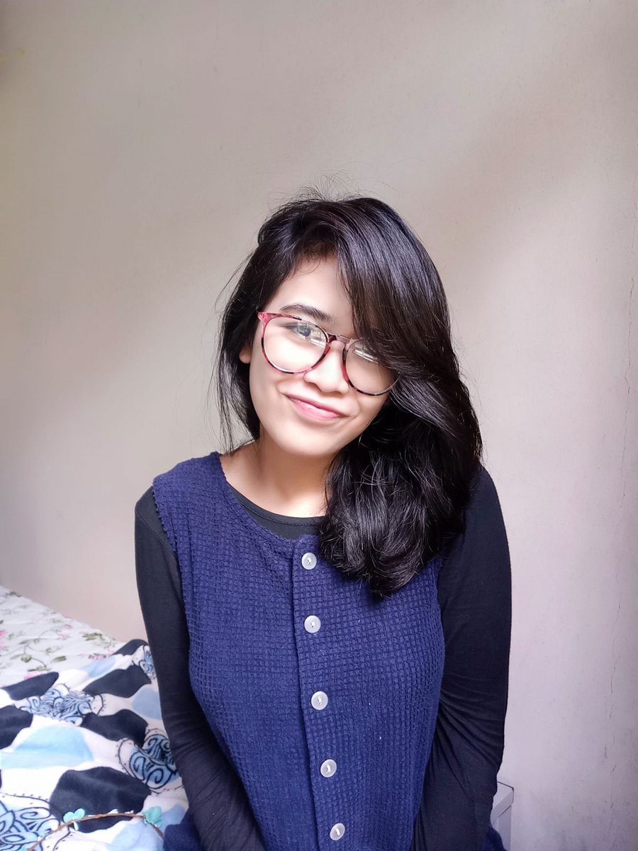 abigirloco's tweet photo. The only smile I have left to give the world https://t.co/9BSEG4ebjB