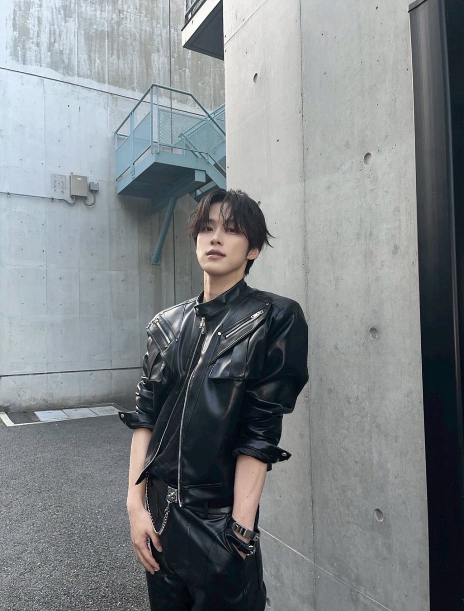 ___myloves2's tweet photo. やばい、、カッコよすぎるどうしよう、、
過去イチ好きビジュ来たかも；； https://t.co/JbZrL74IaM