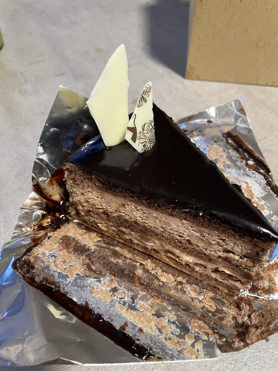p_maiki's tweet photo. #chichigasiya 
 #母の日 
母の日ケーキ   いちごショートは食べちゃいました🍓 めちゃくちゃ美味しかった😋 https://t.co/vjP2FyRlgT