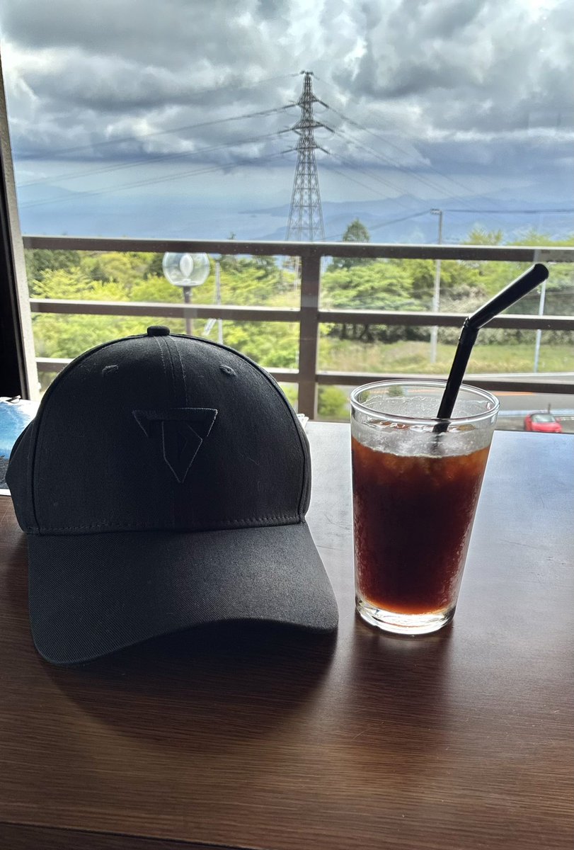 ta21118's tweet photo. 馬刺し買いに来てから、お山へ
ゆっくりとしてました♪ https://t.co/7PICP820tm
