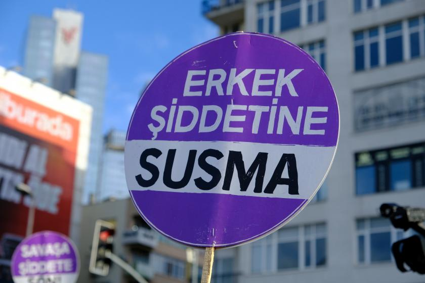 ilketvcomtr's tweet photo. Malatya’da kadın cinayeti: Bir kadın daha boşandığı erkek tarafından öldürüldü 
https://t.co/d9c8Nr67Dm https://t.co/NHQWlOE4BO