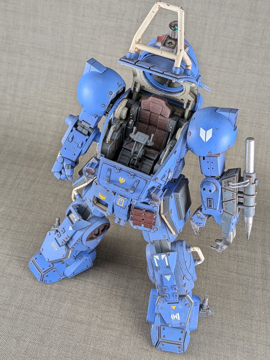 terasawa9876's tweet photo. ＃24ATフォトコンテスト応募
作品名　ストライクドッグ
使用キット　PLAMAX 1/24 ストライクドッグ
説明　キットが素晴らしいので、ディテールアップを中心に、追加のパイルバンカー等はプラ板とプラパイプで製作しました。ほぼ青1色のキットなので、白と赤（赤茶）を差し色として入れてみました。 https://t.co/2HVeZ40kbI