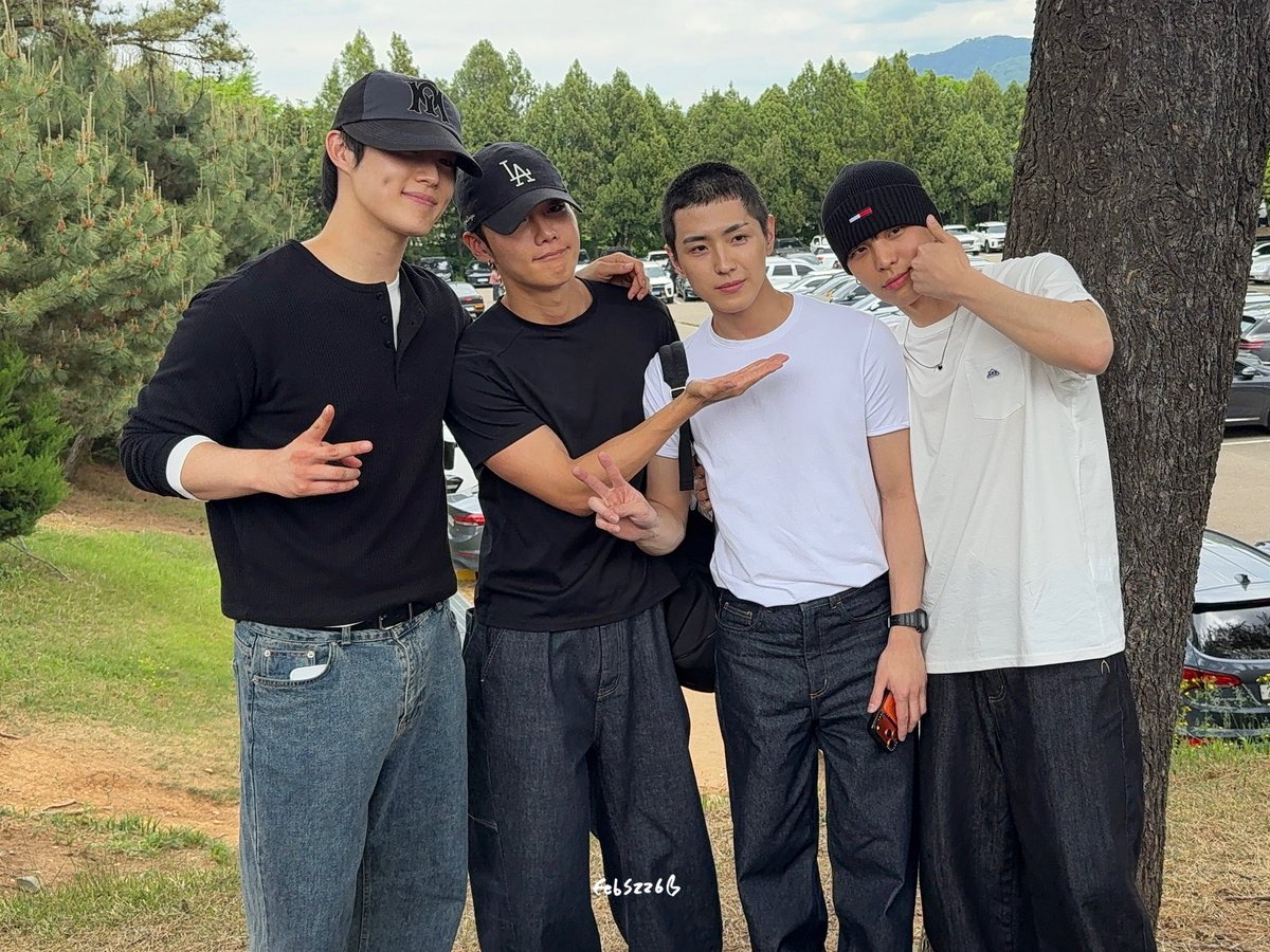 febszz6's tweet photo. 260511 #CIX 🫂 https://t.co/aIzEJAN0YJ