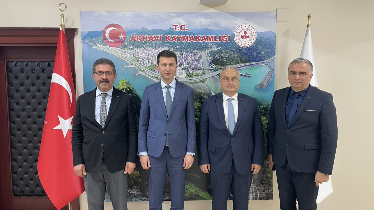 Millî Eğitim Bakanlığı Müfettişleri Ekrem KARAKAYA ve Necati AKKURT ile İlçe Millî Eğitim Müdürü Aytaç AKGÜMÜŞ, Kaymakamımız Sayın Burak ÇİMŞİR’i makamında ziyaret etti.