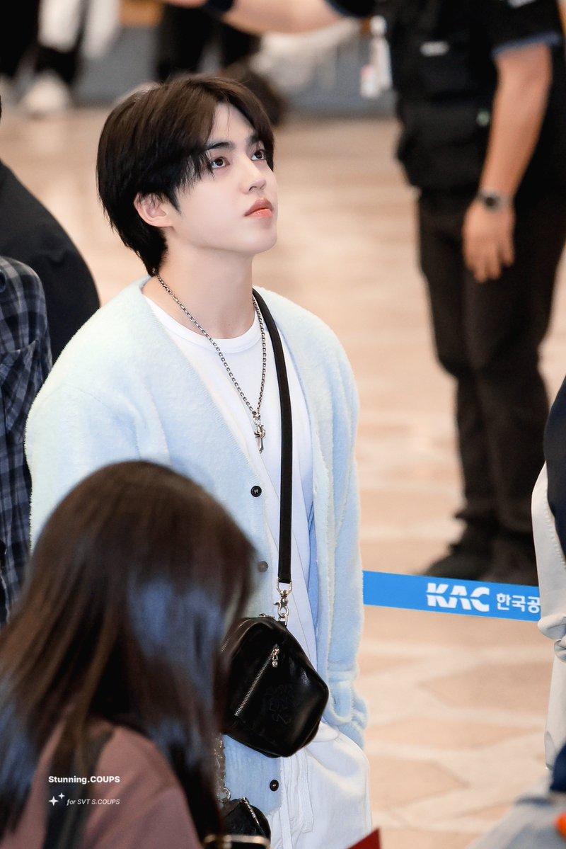 Stunning.COUPS tweet media