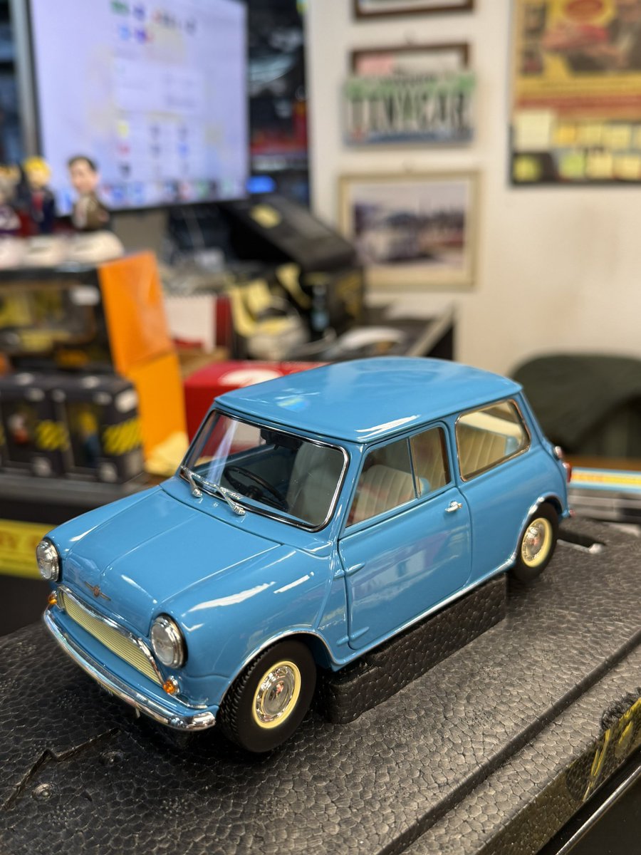 cars_tiny's tweet photo. Morris Mini Minor Kyosho scala 1:18 a 228€ da Tiny Cars #tinycars #mini #miniminor #kyosho #scala118 https://t.co/anhT23Y9Ja