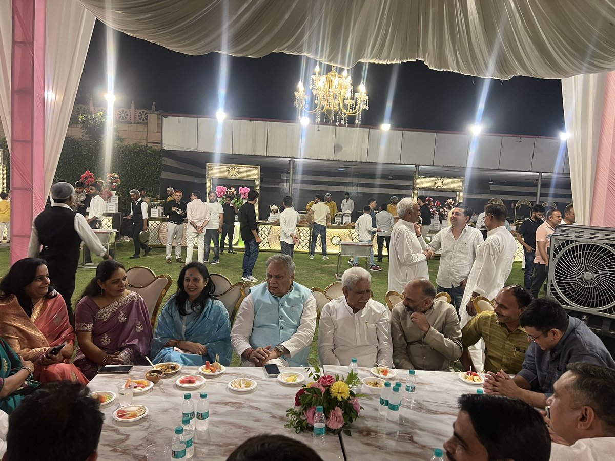 Richa Singh ( ग्राम रजापुर, सिवालखास ) tweet media