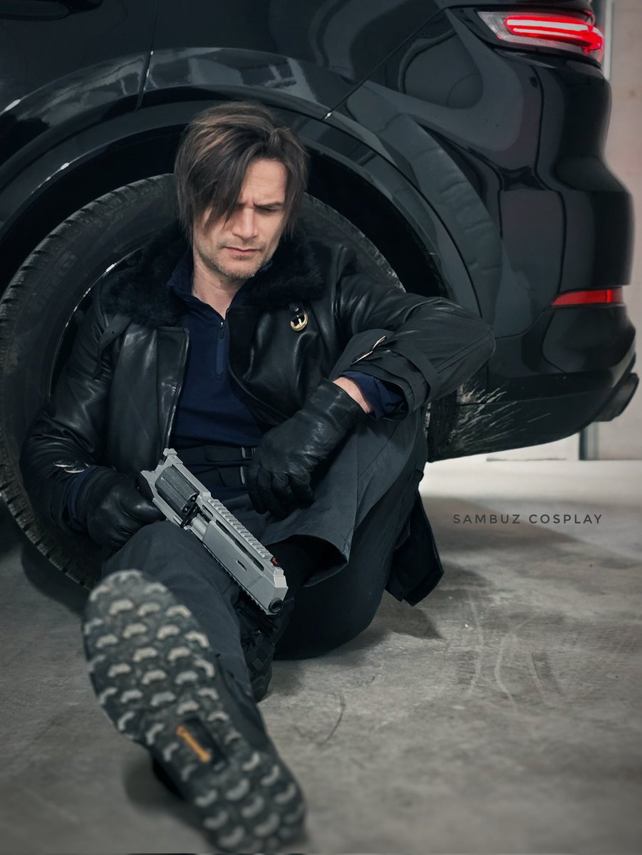 "LEON MUST DIE"  Forever 
With this, the last photos with Leon… 
at least for now. 
I’m working on even crazier details.
I’ll be back soon. 
#leonkennedy #Re9 #Residentevil #porsche #Requiem 
⚠️fakegun⚠️