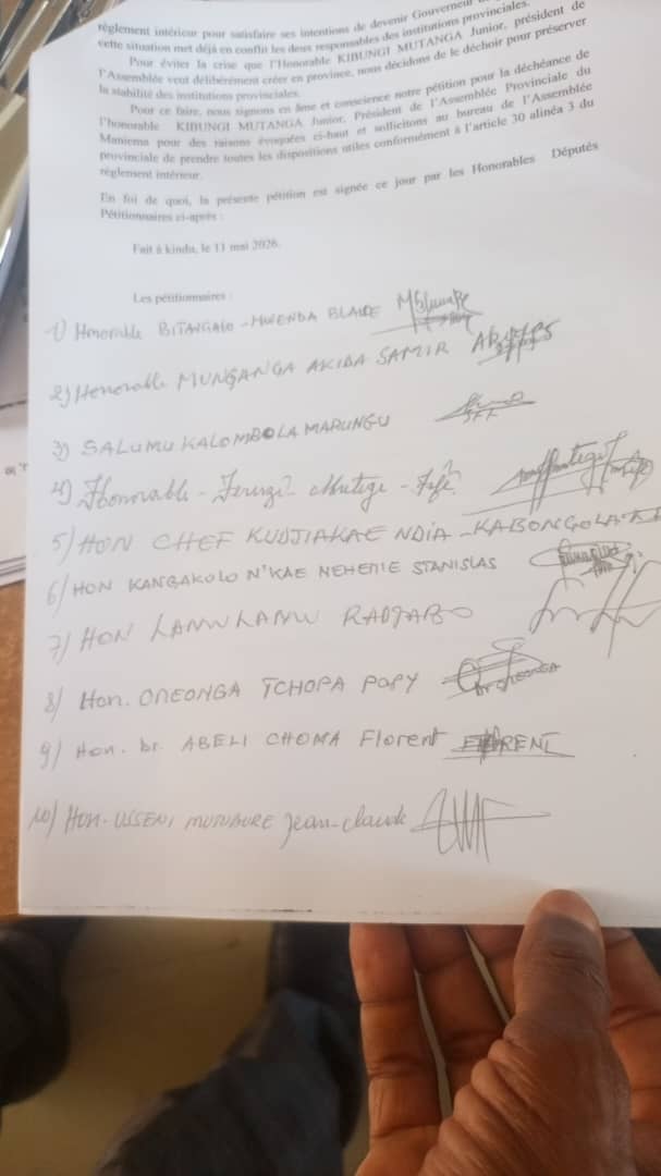 JohnWickot's tweet photo. #RDC: Les Masques sont tombés, 10 députés de l'#Ensemble de @moise_katumbi et #AACP-G de #JustinKALMBA déposent une pétition contre le Pr de l'Assemblée Prov du Maniema, l'#UDPS/TSHISEKEDI #JKIBUNGI. Les sources parlent du balisage du terrain pour l'arrivée de KABILA au Maniema https://t.co/dpwsbfMjHr