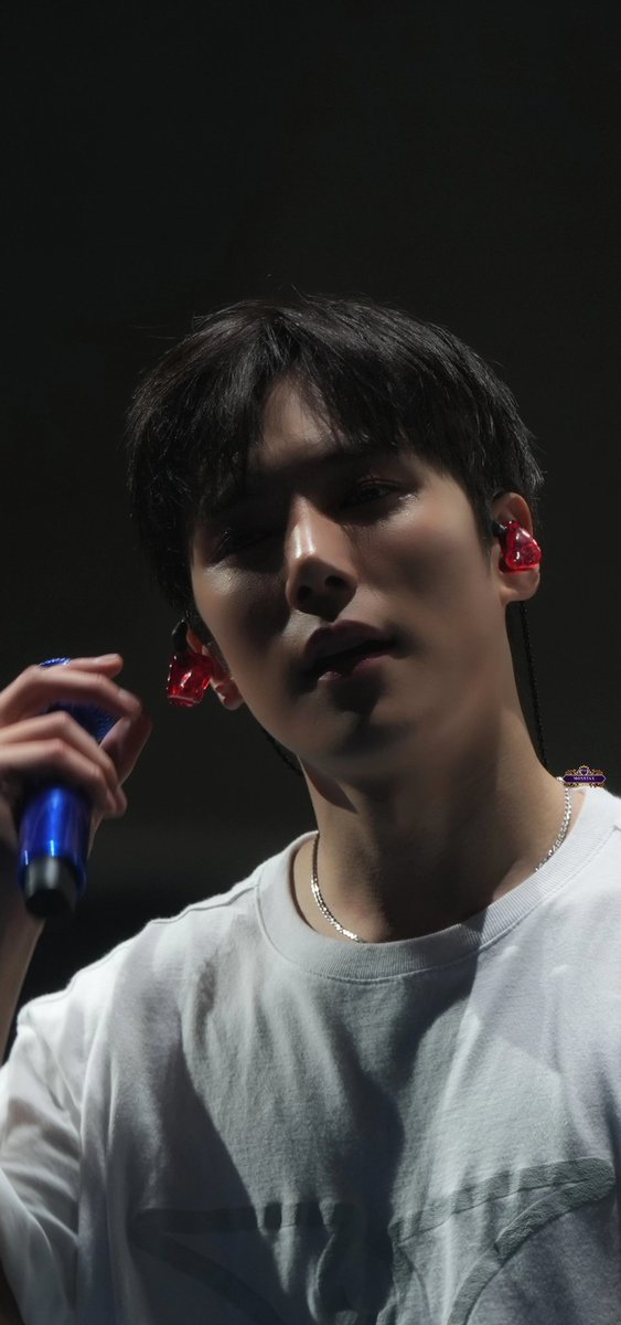 우아 tweet media