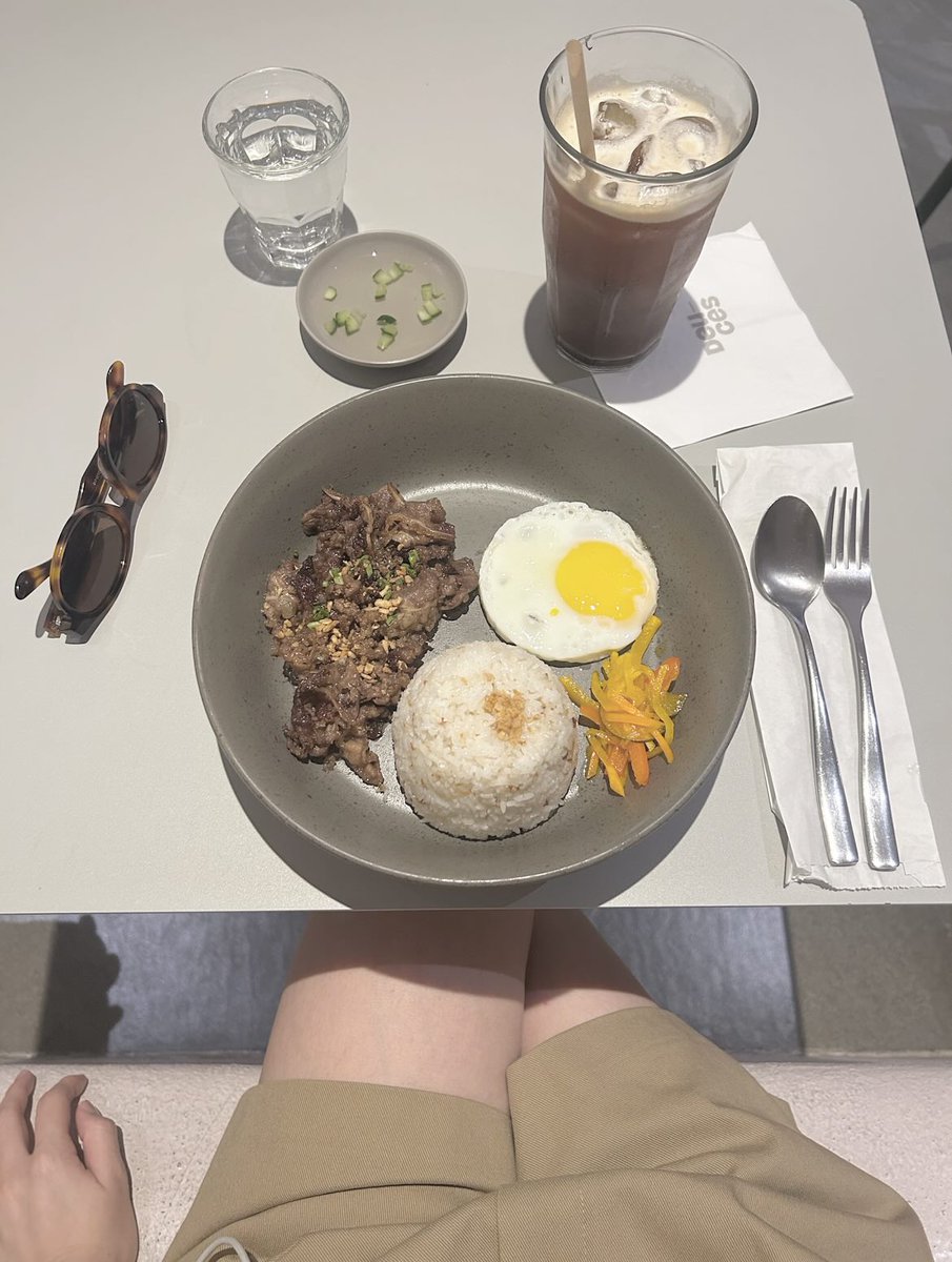 EldekOrhan75393's tweet photo. 비행 끝난 뒤 조용한 식탕에서 힐링 중
#맘눌뎀 #트친소 #섹트 #승무원 #데일리룩 #카페스타그램 #감성무 https://t.co/uQ9UXsrbtb