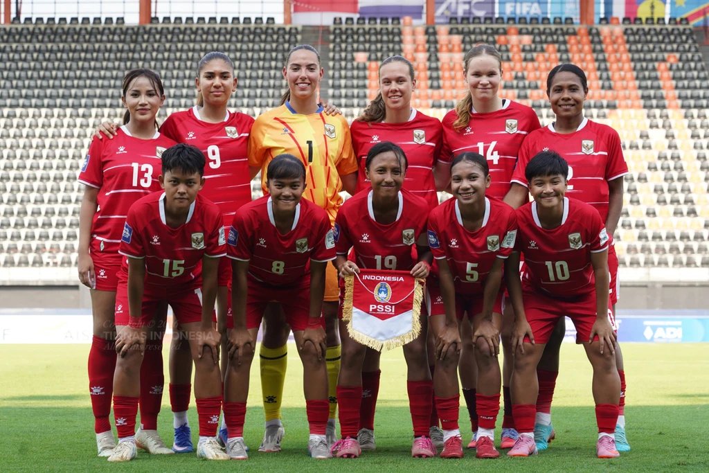 Women's Footie ID tweet media