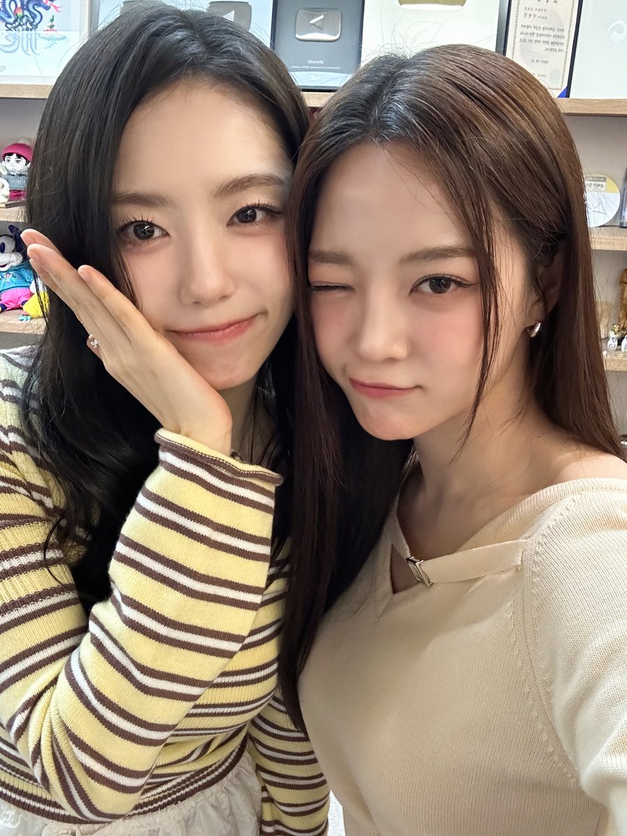 아이오아이 (I.O.I) tweet media