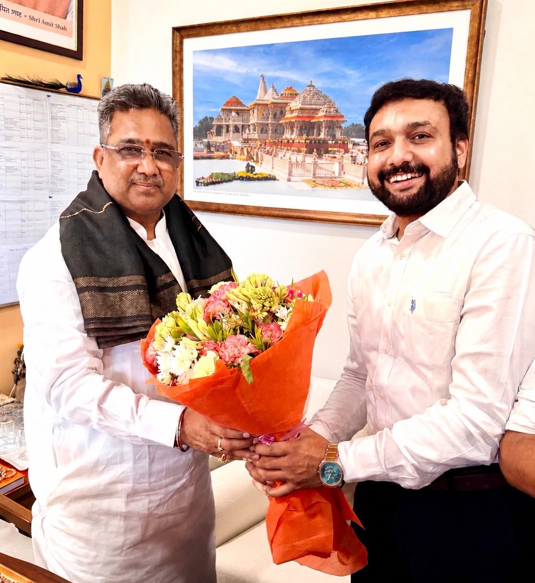 imohitnagar's tweet photo. आज दिल्ली में बंगाल चुनाव में ऐतिहासिक विजय के उपरांत आदरणीय श्री @sunilbansalbjp जी से आत्मीय भेंट कर उन्हें हार्दिक बधाई एवं शुभकामनाएं दीं।
बंगाल में संगठन को मजबूत करने और इस विजय में आपकी रणनीति एवं नेतृत्व की अहम भूमिका रही, जो हम सभी कार्यकर्ताओं के लिए प्रेरणादायी है। https://t.co/ovh3uUA3RI