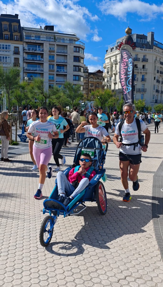AurreraM's tweet photo. Dando visibilidad a mi enfermedad Gnao1 desde @AurreraM y @Gnao1Espana en la carrera contra el cancer en donosti https://t.co/LAVrb5lDF6