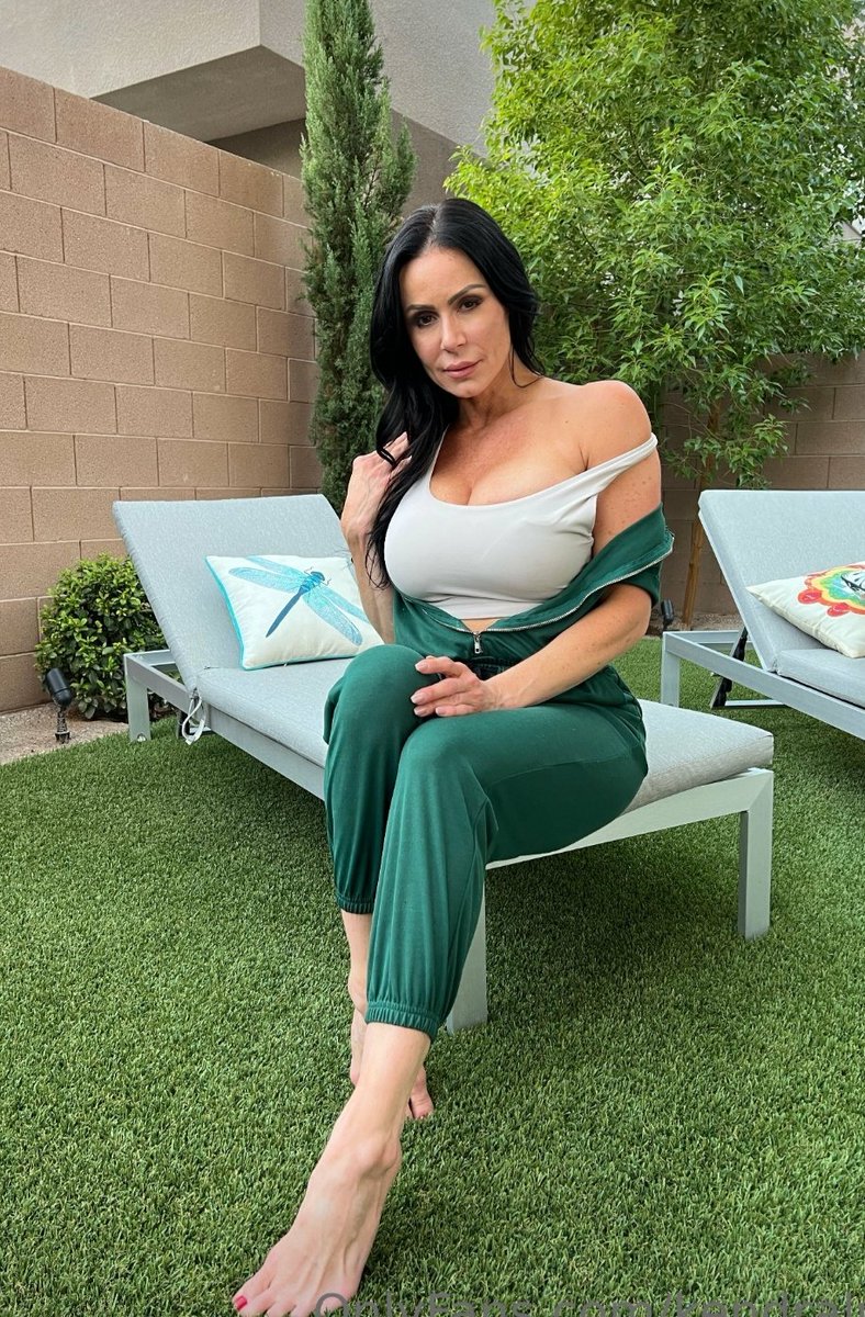 AvafanKendra's tweet photo. Happy MOTHER'S Day 
On behalf of @KendraLust  Army
Most inspiring WOMEN (MOM) Till now on her 48 age 
@KendraLust 
Continue baby your Army(fans) always support You 
Happy MOTHER'S  DAY @ken https://t.co/w5Ybt5iLp0