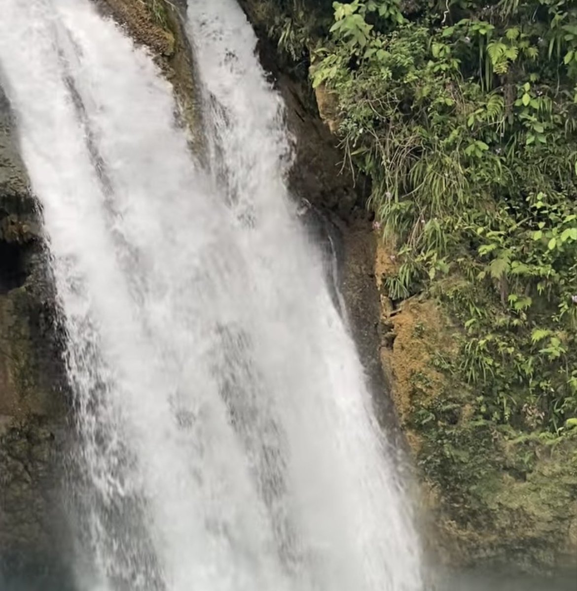 Richellabuan's tweet photo. beauty of waterfalls. 😍✨ https://t.co/R0hniqYnhw
