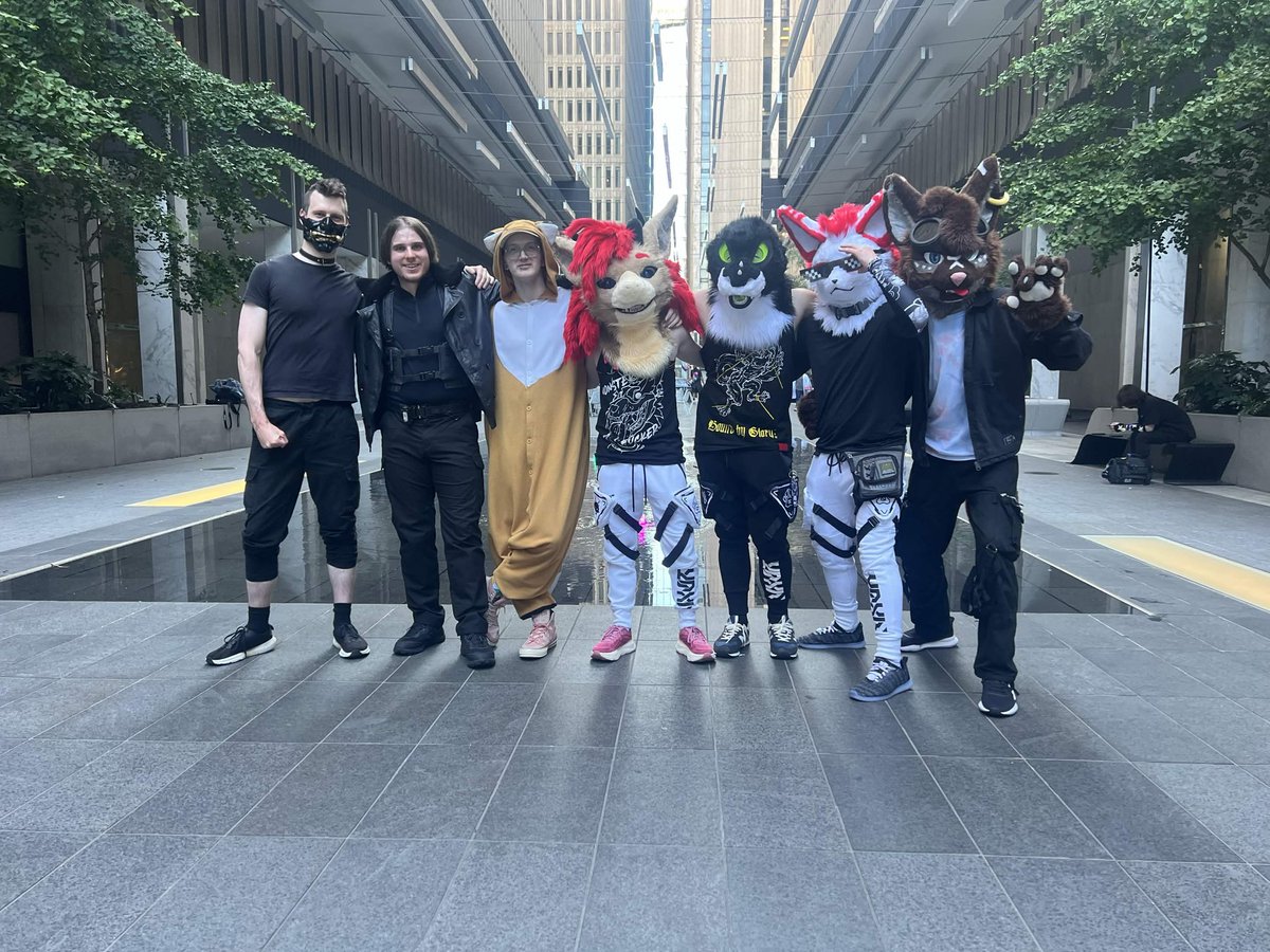 AbraxasSonnet's tweet photo. Thank you guys for the greatest convention experience I could ask for.

📷 @FuseAgata81243 https://t.co/bNX7oSU02t