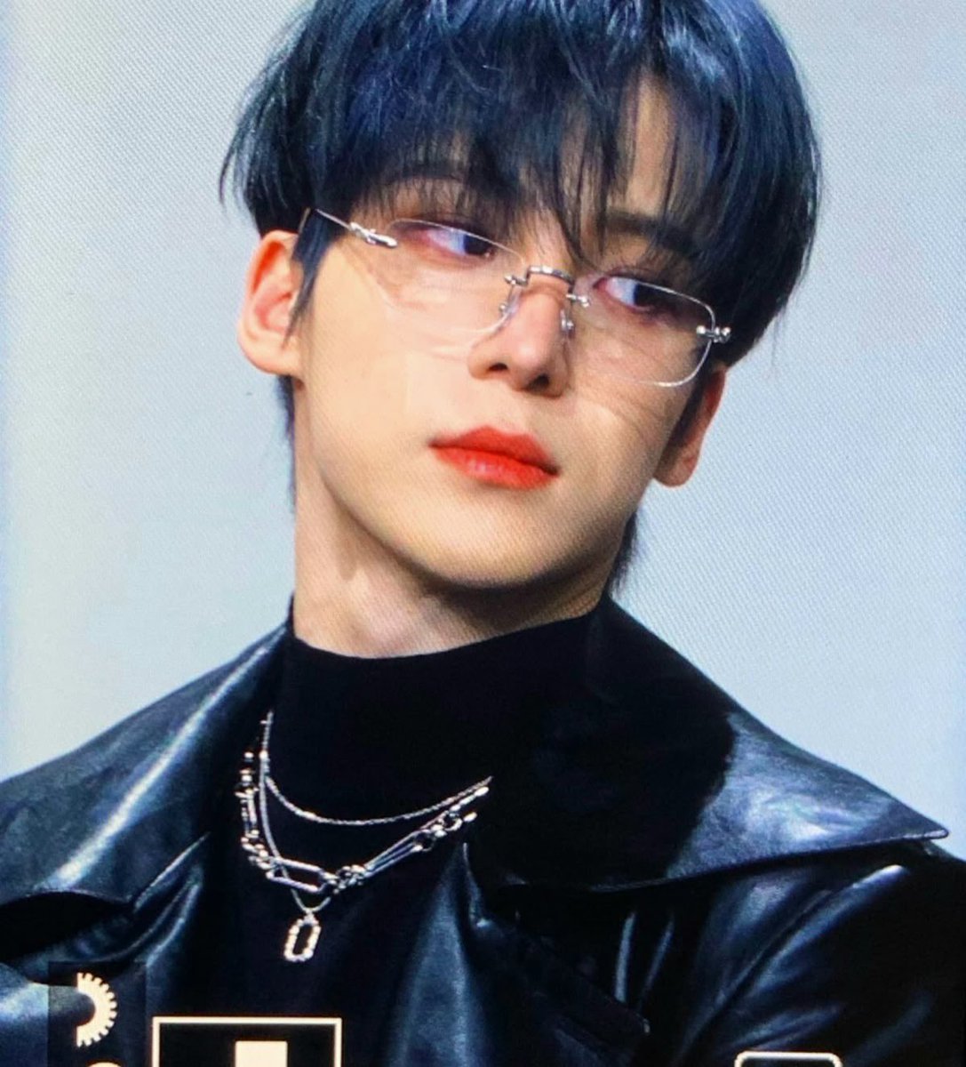 F⋆˚✿˖° tweet media