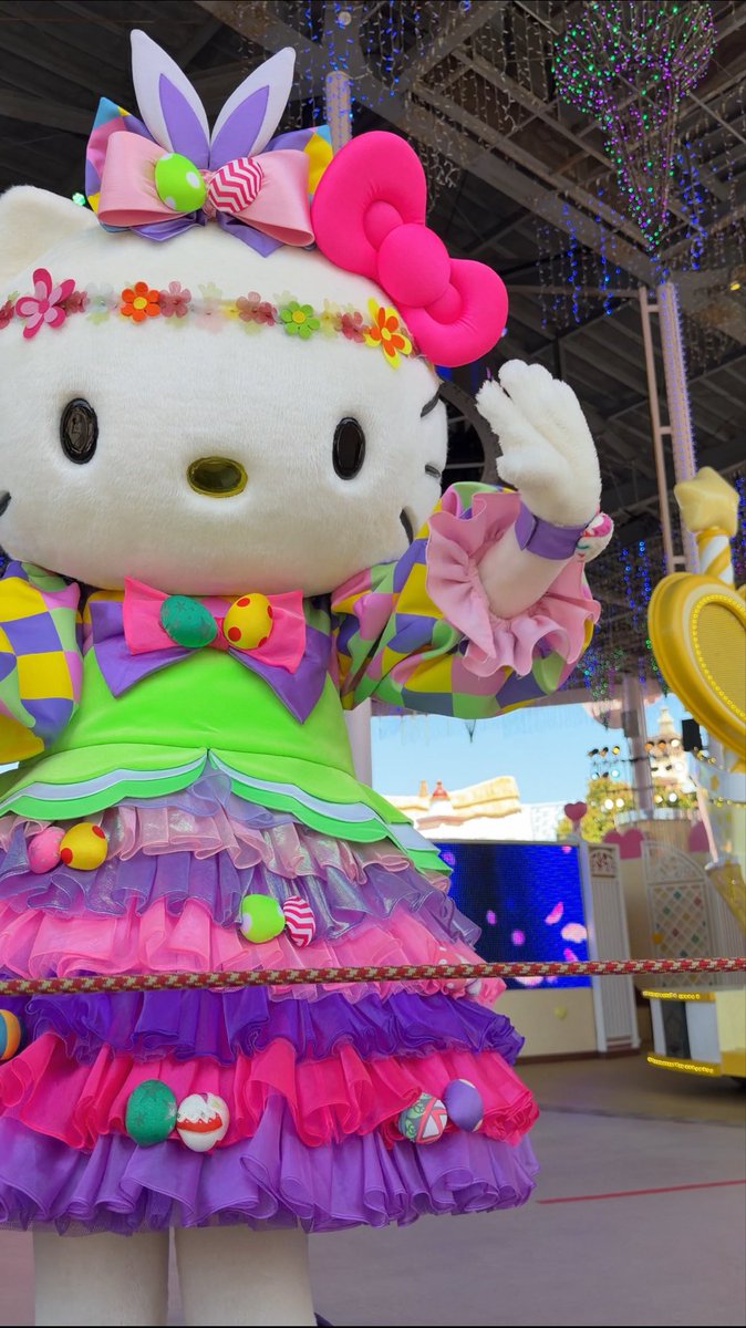 Lee0m1ng's tweet photo. @pom_kawaii_fes_ 本当にプリンくんのファンサはえぐいです😳ポールは私は気になりませんでした！フロートとフロートの間なのでメインステージよく見えるしifという曲の時、日によって隣の番号だったりするのですがキティちゃんと踊れたり季節の歌の時ミミィちゃんも正面で一緒に踊れます☺️ https://t.co/qzXabLU5Vl