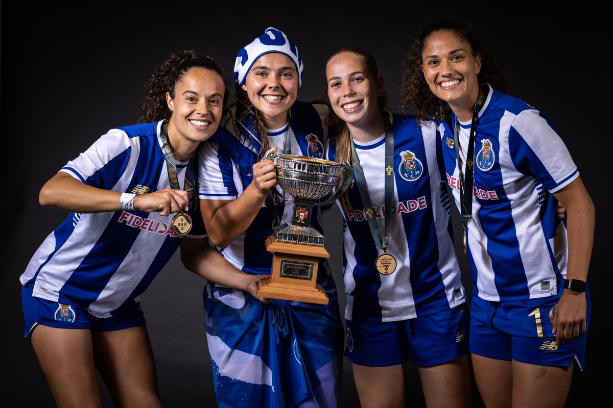 FCPorto's tweet photo. Bom dia 🏆 https://t.co/bib1EUp3aD