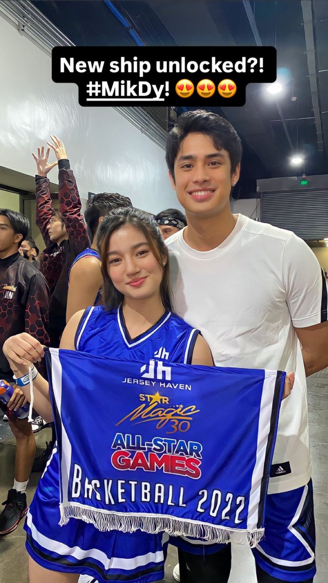 marmaladepen's tweet photo. #DonBelle AU Prompt 📝

One intrams photo made everyone ship Mikay and basketball captain Andy— until he ghosted her before SHS started.

Fast forward to 1st year college: Mikay walks into university and sees Andy again— like he didn’t disappear on her at all. What now? https://t.co/LqMk6B0i01