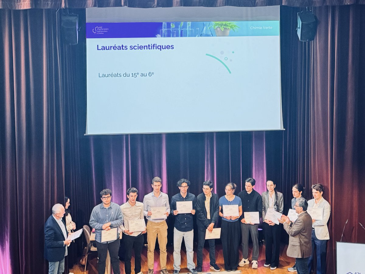 StPaulAngoulem's tweet photo. Sofiane a fini 15ème (sur 36 participants) aux Olympiades Nationales de Chimie : félicitations à lui. Saint-Paul n'avait pas accédé à ce niveau depuis longtemps, nous le remercions de porter haut les couleurs de notre établissement !
#stpaulangouleme #OlympiadesDeChimie https://t.co/OFgZL9BGyI