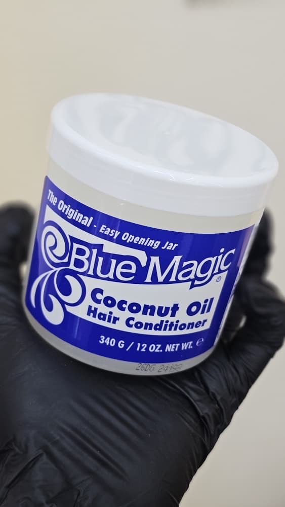 CleopatraNyanzi's tweet photo. At @ValourBeauty Ntinda, We have restocked your favourite blue Magic hair oil for excellent moisture sealing,reducing breakage and helps length retention 0781159107 Ntinda
Ugx 30000 each https://t.co/s4s3xRXIve