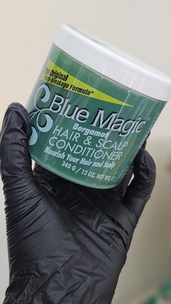 CleopatraNyanzi's tweet photo. At @ValourBeauty Ntinda, We have restocked your favourite blue Magic hair oil for excellent moisture sealing,reducing breakage and helps length retention 0781159107 Ntinda
Ugx 30000 each https://t.co/s4s3xRXIve