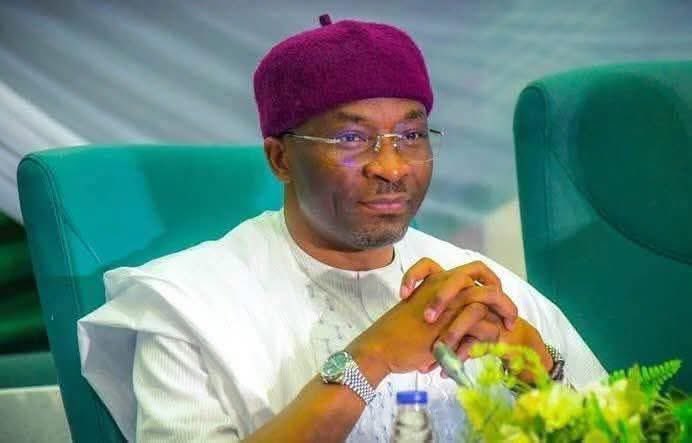 Big_Sinudo's tweet photo. Benjamin Kalu is a vegetable. 

The lily livered is not running for governor again.

Alex Otti for chew am like bread 😂 https://t.co/mg1Eh7hVcI