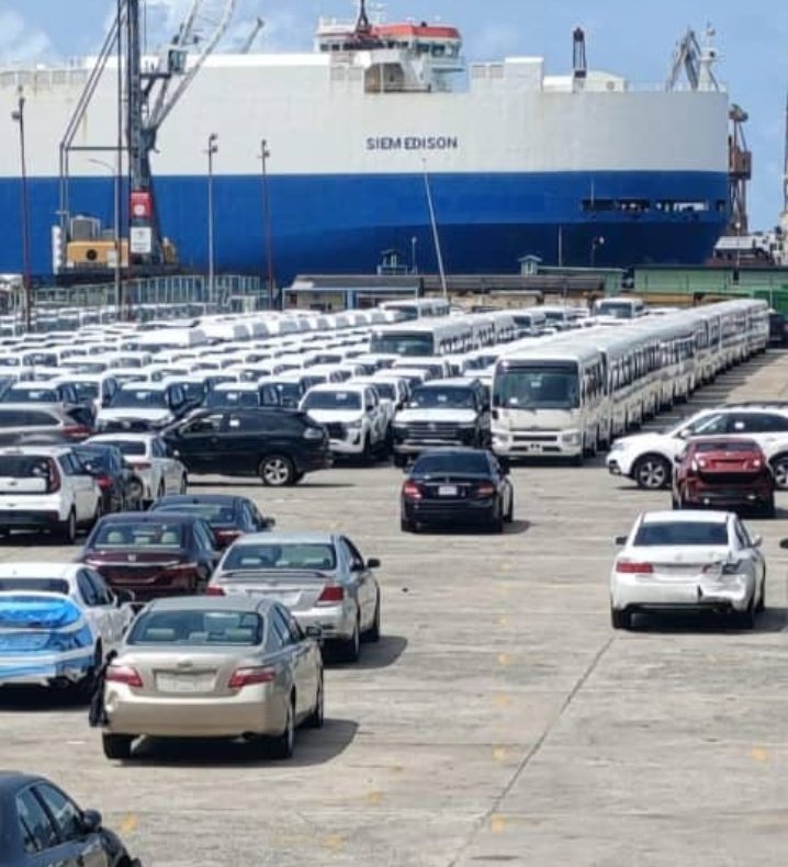 OROMIITANSIMPLE's tweet photo. EDGE FREIGHT FORWARDING CLEARING AND LOGISTICS, BOTH IMPORT AND EXPORT WE DELIVER END TO END. RELAX WHILE WE DELIVER TO THE END https://t.co/Ae5gA8AO8g