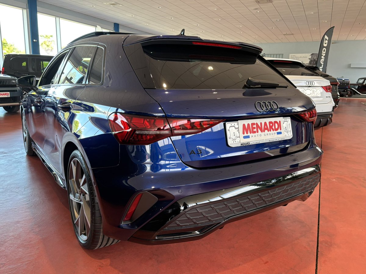 MenardiAuto's tweet photo. 🔥 𝐀𝐔𝐃𝐈 𝐀𝟑 𝐒𝐏𝐎𝐑𝐓𝐁𝐀𝐂𝐊🔥

Basta attese. La nuova 𝗔𝘂𝗱𝗶 𝗔𝟯 𝗦𝗣𝗕 𝟯𝟱 𝗧𝗗𝗜 𝗦 𝗧𝗿𝗼𝗻𝗶𝗰 𝗦 𝗟𝗶𝗻𝗲 è arrivata ed è pronta a partire.

KM0, nuovo modello, cattiveria pura. Un mix perfetto di efficienza e sportività estrema. https://t.co/81MN1k4ot5