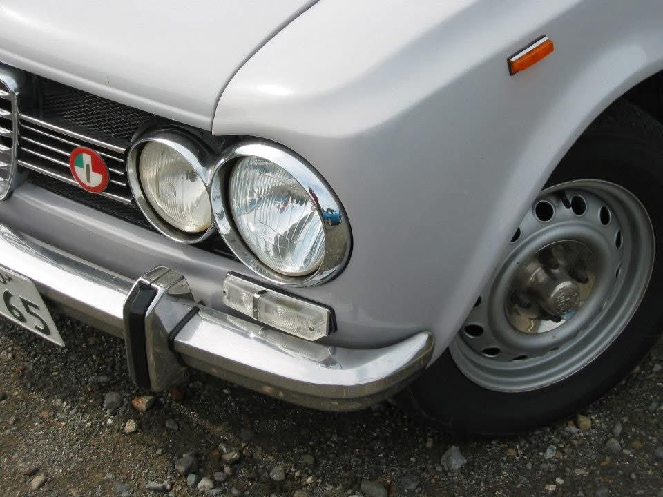 私がむかし乗っていた「インディゴ・ブルー」も良い色でした😍 #alfaromeo