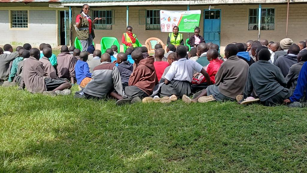 BeyondNow254's tweet photo. Thanks to @PSKenya_ in partnership with @denmarkinkenya for the support.

The #AccelerateProgram is bringing girls back to class, it is promoting our girls and women's basic human rights, the program is changing the face of our community.

Thank you 🙏 https://t.co/3SGxMy9yuc