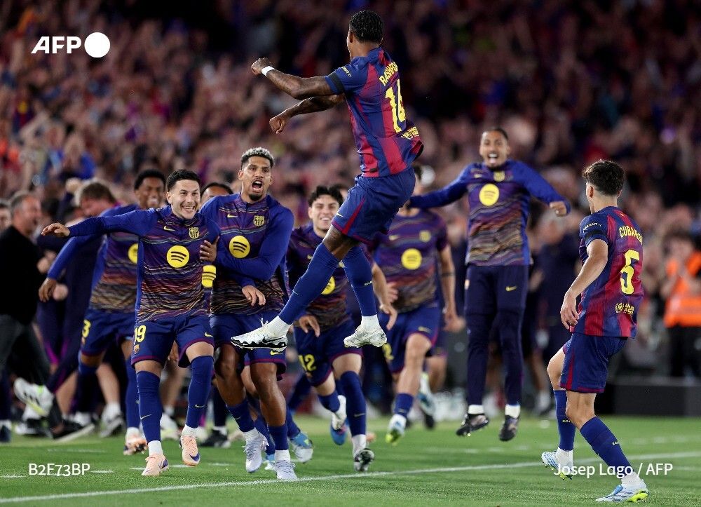 ⚽ 🇪🇸 Barcelona secured their 29th Spanish league title after beating Real Madrid 2-0 in the Clasico on Sunday, Hansi Flick's side clinching La Liga in consecutive years ➡️ u.afp.com/SRiK