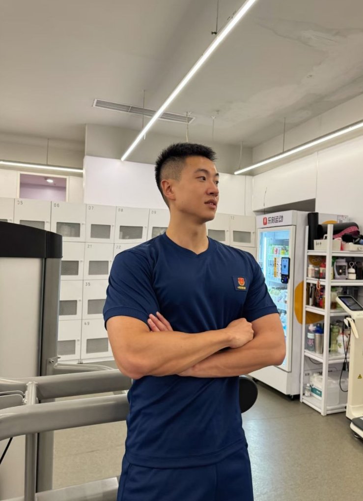WoTOPX20ymtSr9s's tweet photo. 上个卫生间都硬的一批，附近骚逼来帮我泄泄火，难受到膨胀，我可以用我的大屌塞你嘴里吗？请你吃浓浓的牛奶 https://t.co/qb5ag6XCQe
