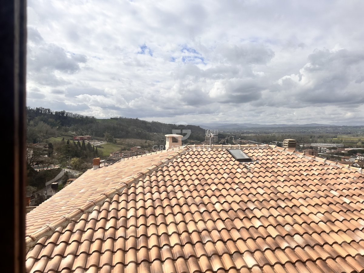 italianhouses's tweet photo. 🏛️🌿Charming townhouse in Deruta
🛏️Multi-level, 200sqm
🎨Decorated ceilings
🚗Private garage
🌄Hill views
💶€139K
❓Dream home or B&B?
https://t.co/0UP6N893Z1
#PropertyItaly #Umbria #Deruta #Perugia https://t.co/tEeOgT6kg9