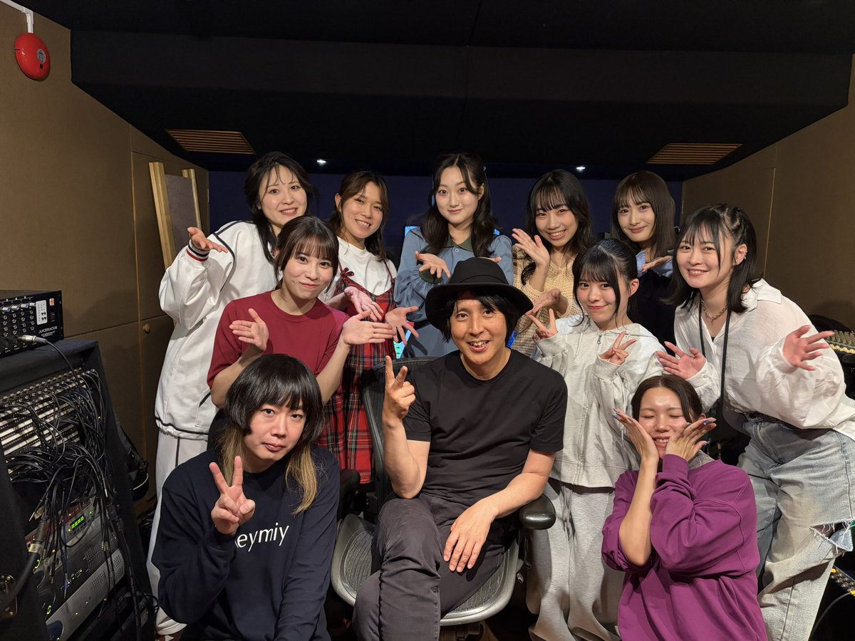 峯菜里亜 tweet media
